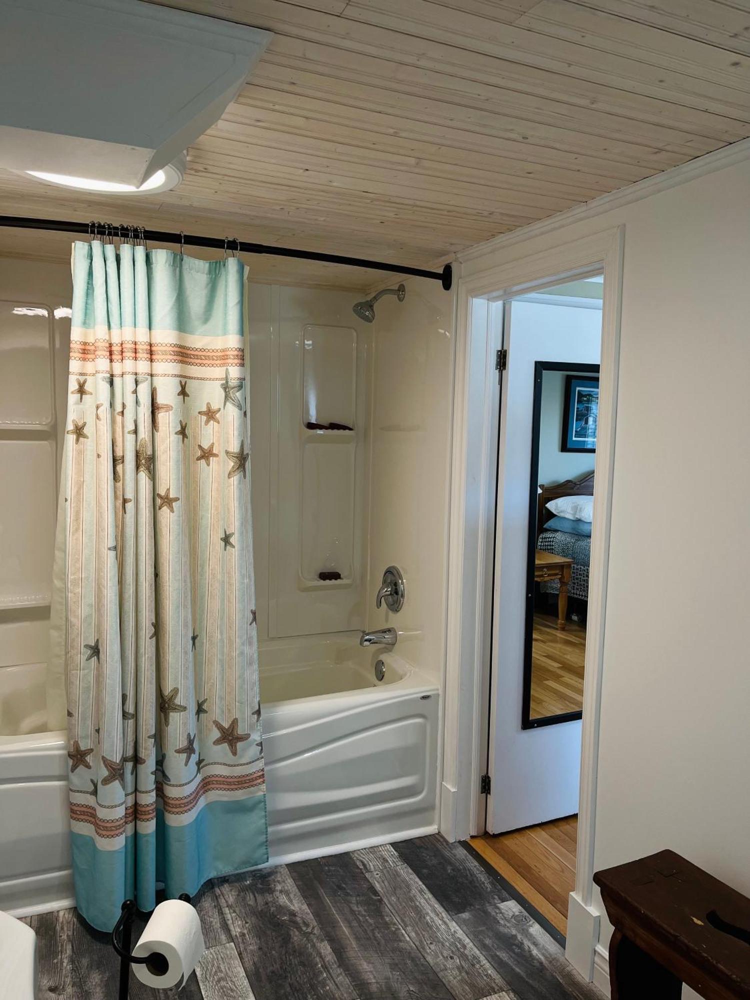 Toulinguet Inn - Suites Twillingate Exterior photo